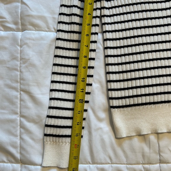Ralph Lauren cardigan Size Medium ribbed striped V Neck stripes white and black - Picture 5 of 7